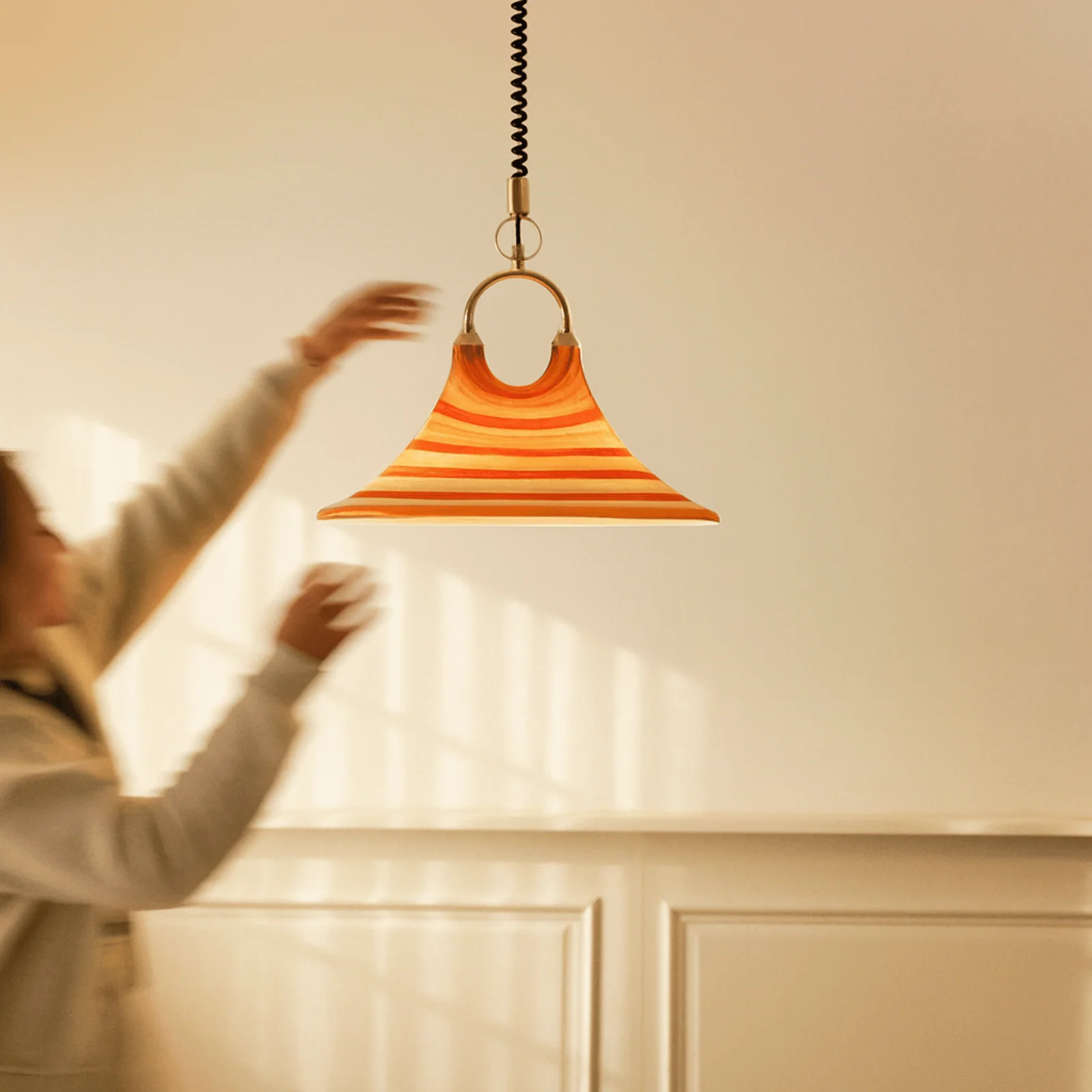 Modern Acrylic Horn Pendant Light for Dining Room, Ceiling Fixtures, Gloda Lamp