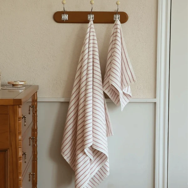 Randvik Retro Pink Stripe Combed Cotton Towel